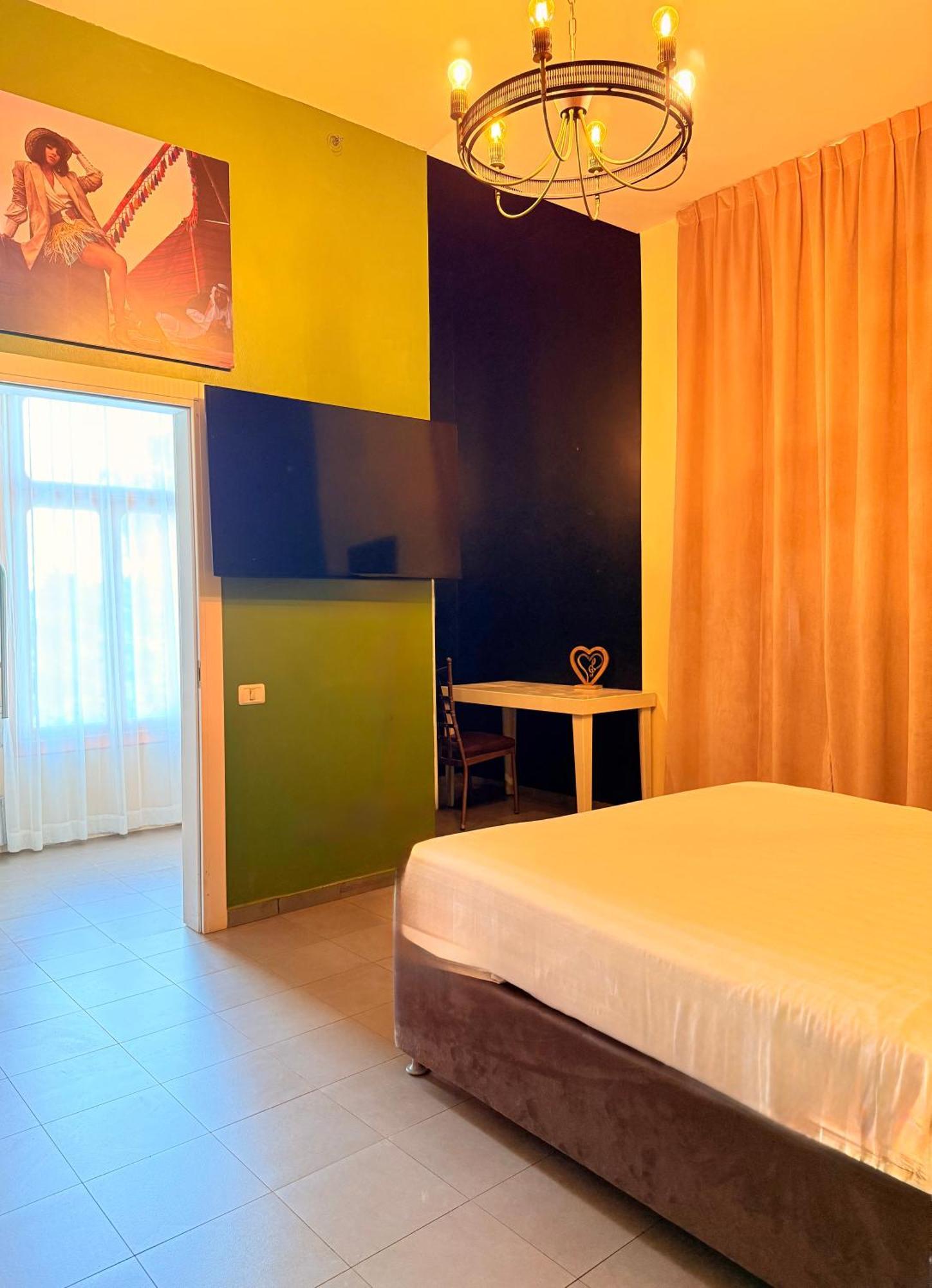 Inta Hotel (Adults Only) Tel Aviv Bagian luar foto